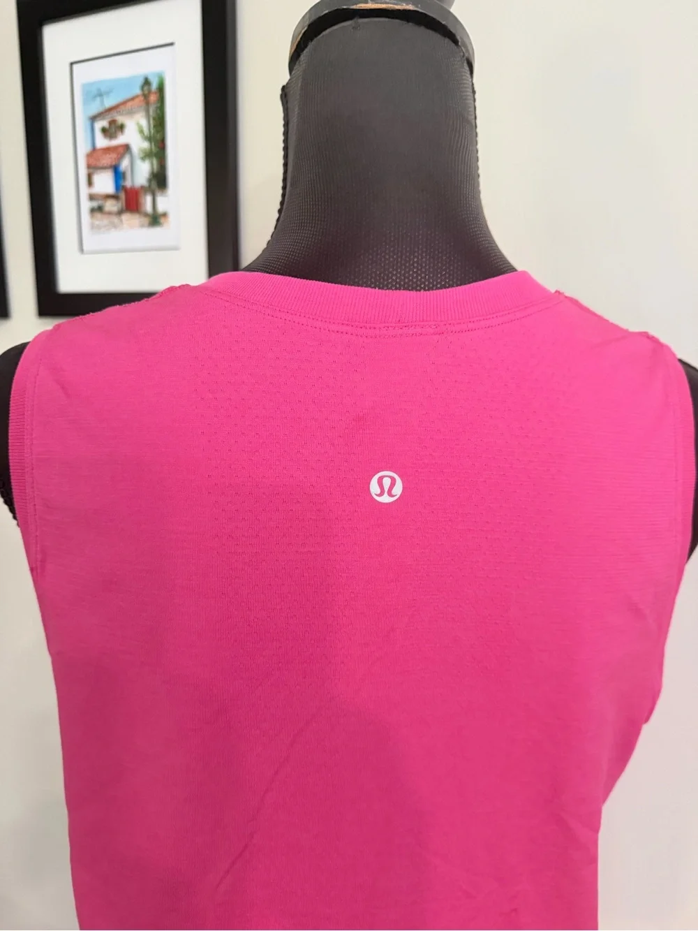 lululemon athletica women’s Sleeveless Crewneck Tank - Hot Pink size8